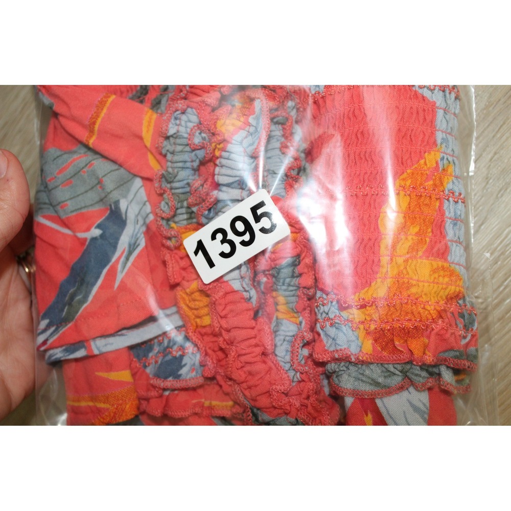 Patrons of Peace Women's Coral Tropical Floral Smocked Peplum Tank Top Medium - Picture 8 of 8